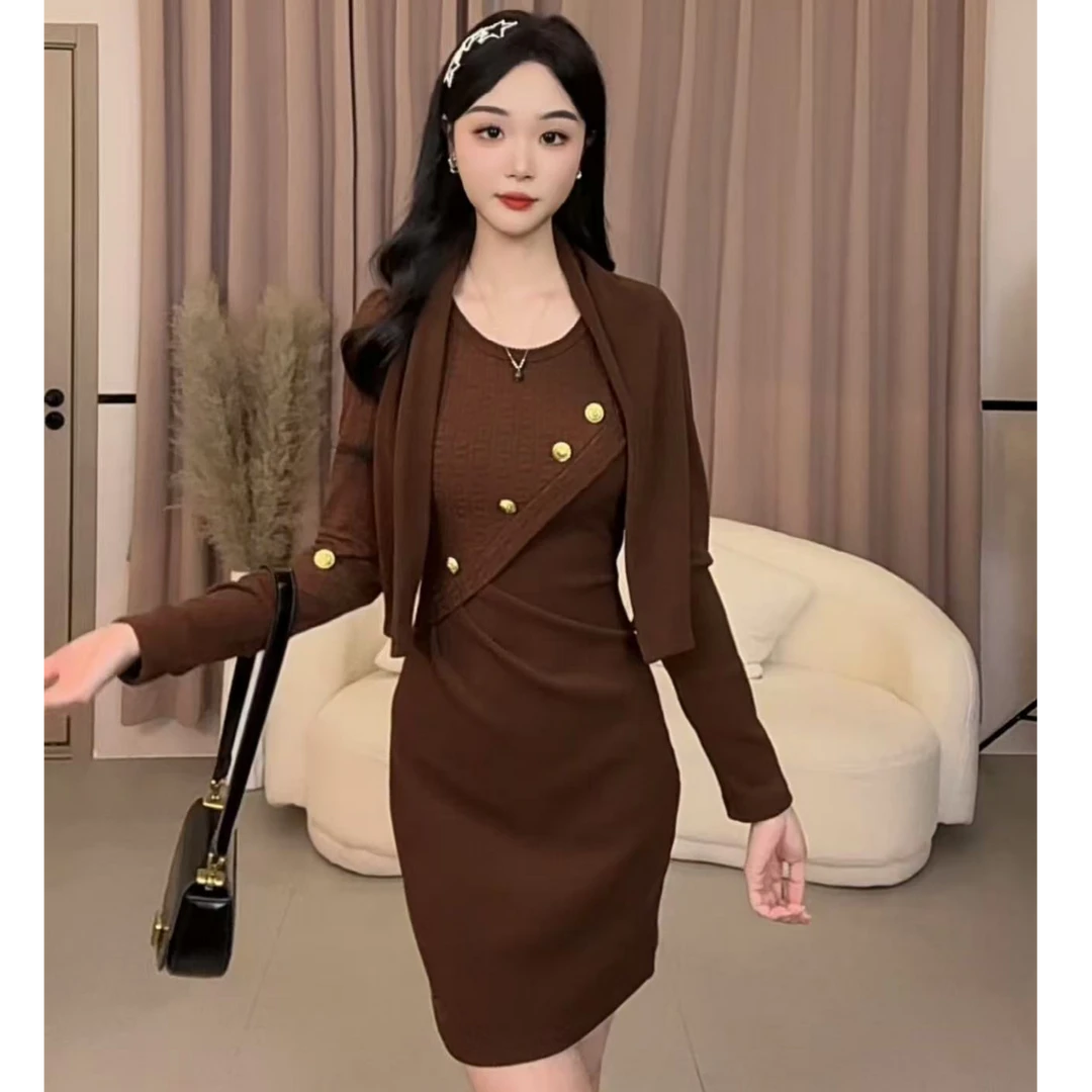 【蛋蛋】秋季新款气质轻奢名媛女神带围脖设计感连衣裙SYMYF406804