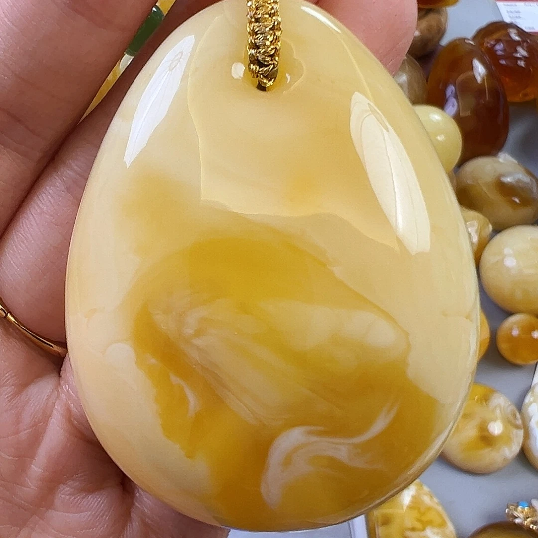 琥珀颈饰未镶嵌蜜蜡