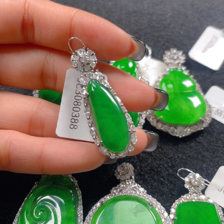 翡翠颈饰银S925镶嵌翡翠