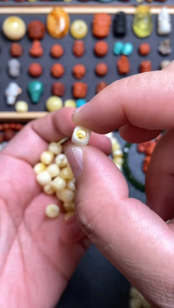 【闪购商品】蜜蜡珠宝奇石未镶嵌7-8mm白蜡多样性发货发其一