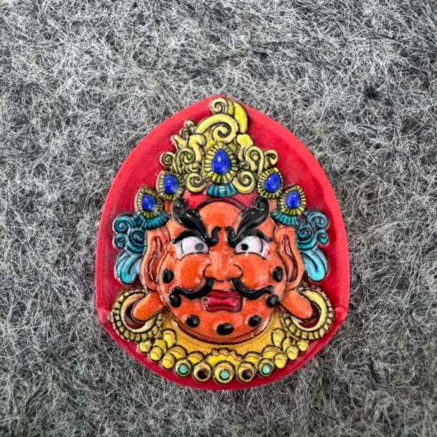 含辰砂工艺品天然辰砂 朱砂高含量 彩绘黄财神吊坠