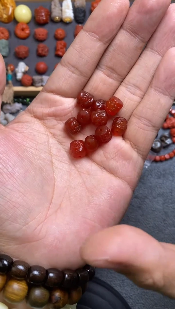 【闪购商品】玛瑙/玉髓珠宝奇石未镶嵌9mm瑞兽桶多样性发货发其一