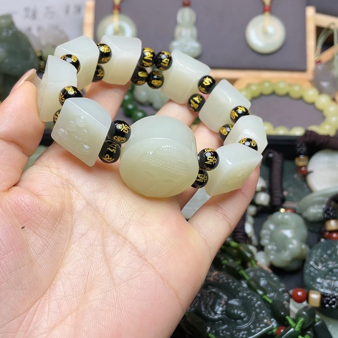 和田玉颈饰未镶嵌