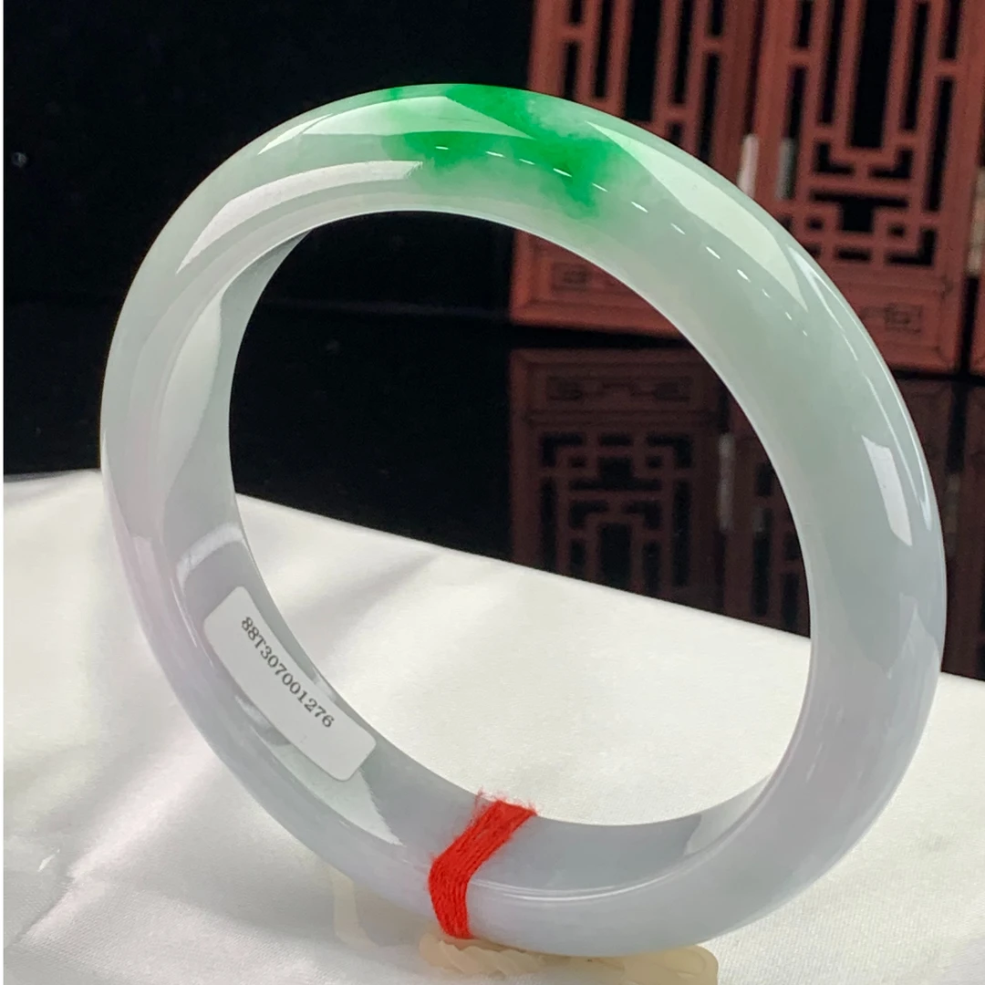 天然缅甸翡翠A货 飘一抹辣色 完美 正圈60