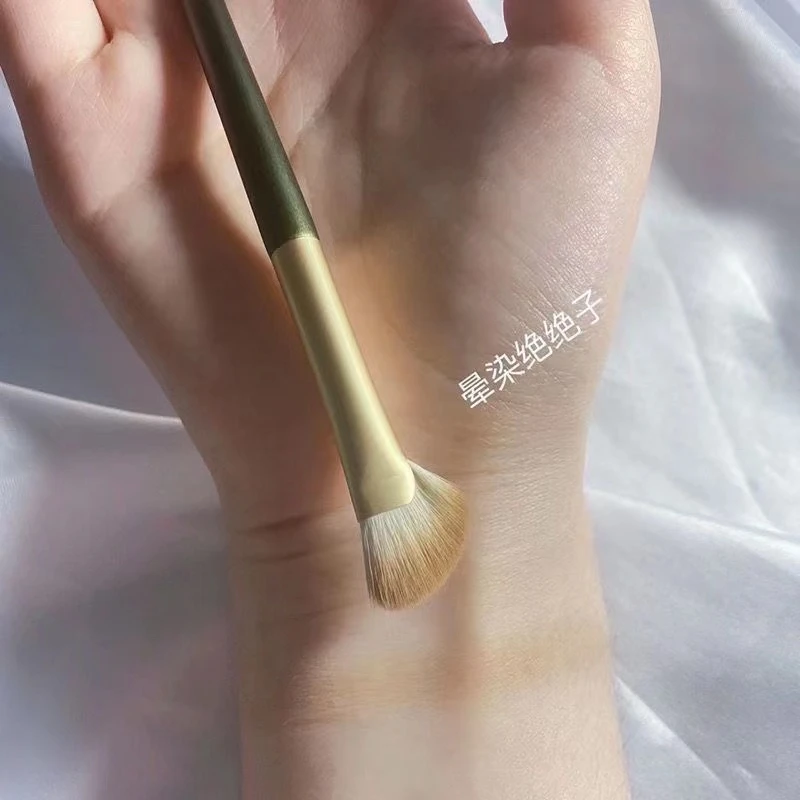 包邮半扇形鼻冀刷斜头小镰刀修容半伞形鼻影阴影刷腮红高光晕染刷