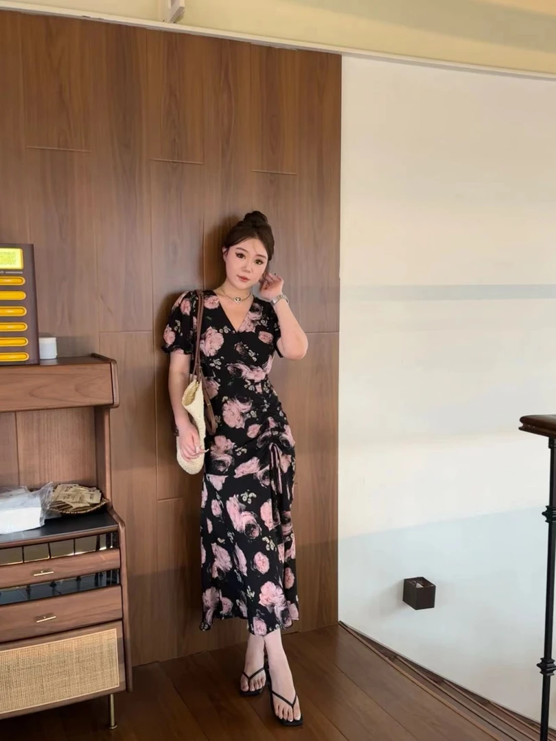 琪琪怪怪大码女装【玫瑰与海棠】法式碎花气质V领连衣裙D14166QL