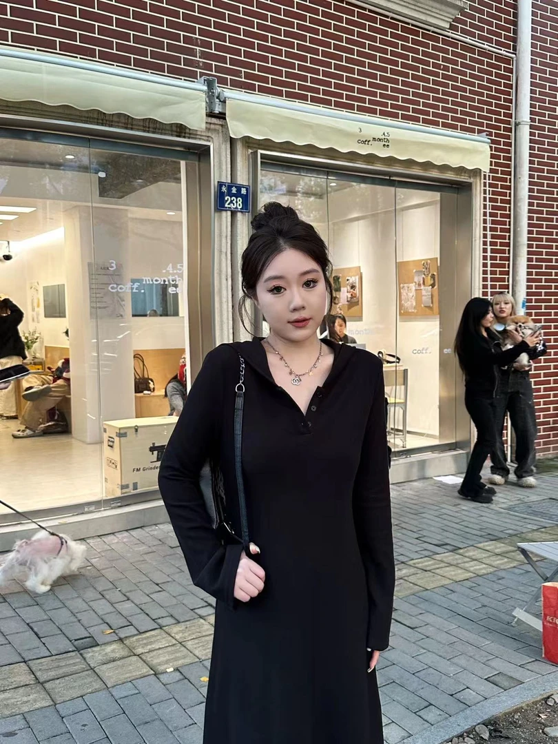 琪琪怪怪大码女装【冬日松弛】简约连帽休闲百搭显瘦连衣裙D15250QD