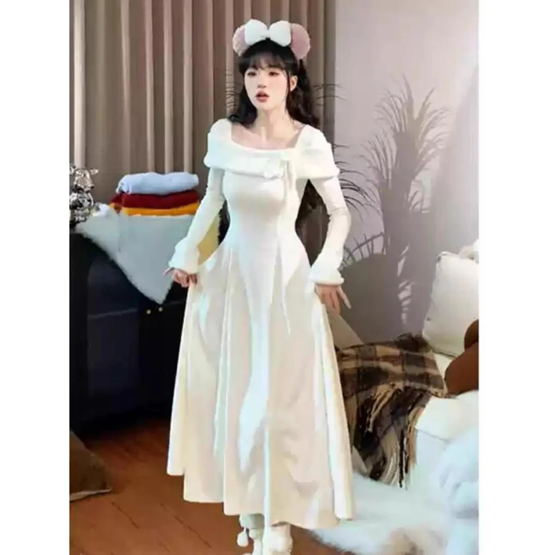 法式一字领连衣裙女装2024秋冬季新款独特绝美收腰显瘦气质长裙子