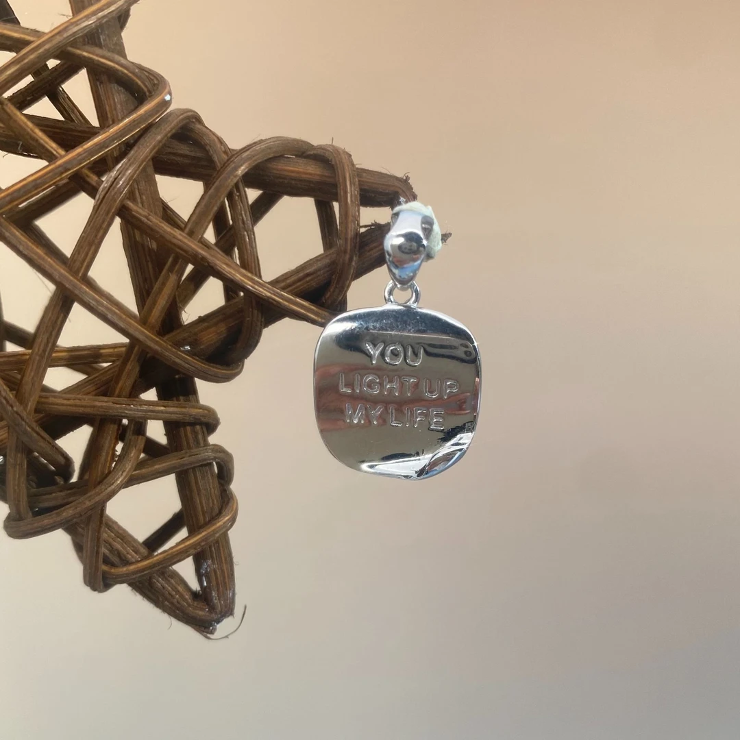 铂金PT950方牌英文素款吊坠简约时尚百搭光面挂坠