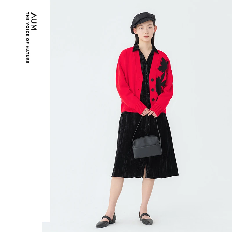 【citywarm穿搭】AUM噢姆秋季新款红色撞色印花羊毛上衣MCDE3W02M