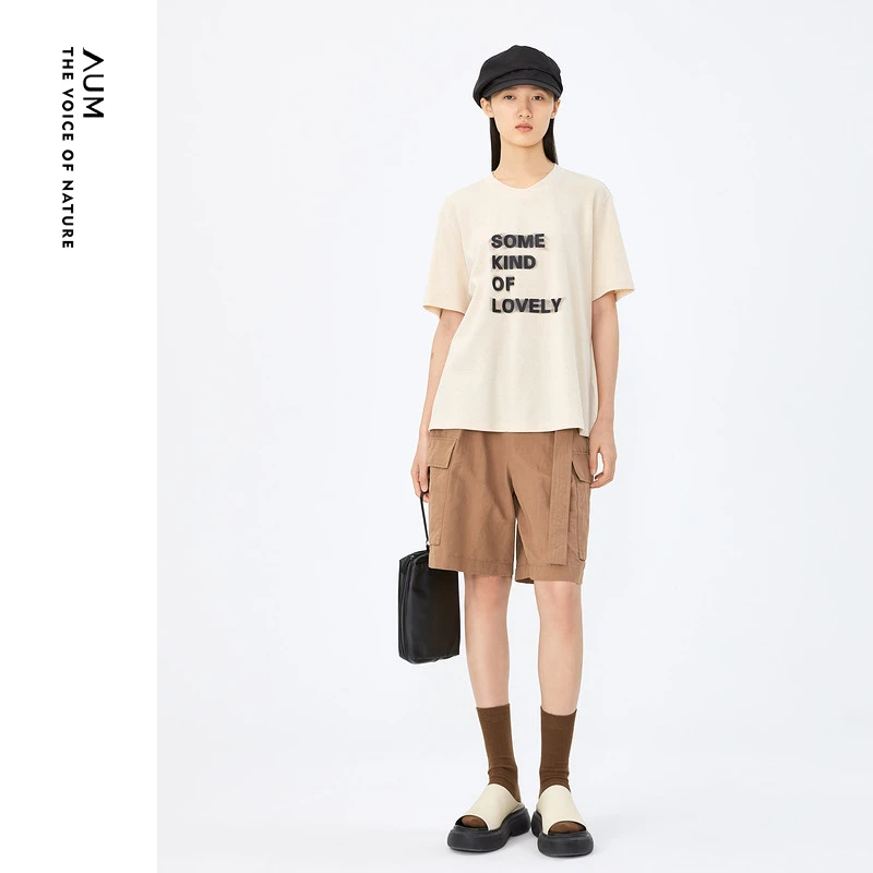 AUM/噢姆23年夏季印花圆领百搭时尚字母舒适简约T恤M1DE22107