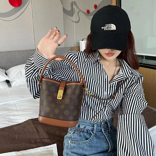 经典气质百搭水桶包UK轻奢时尚女士单肩斜挎包爆款潮流手提包