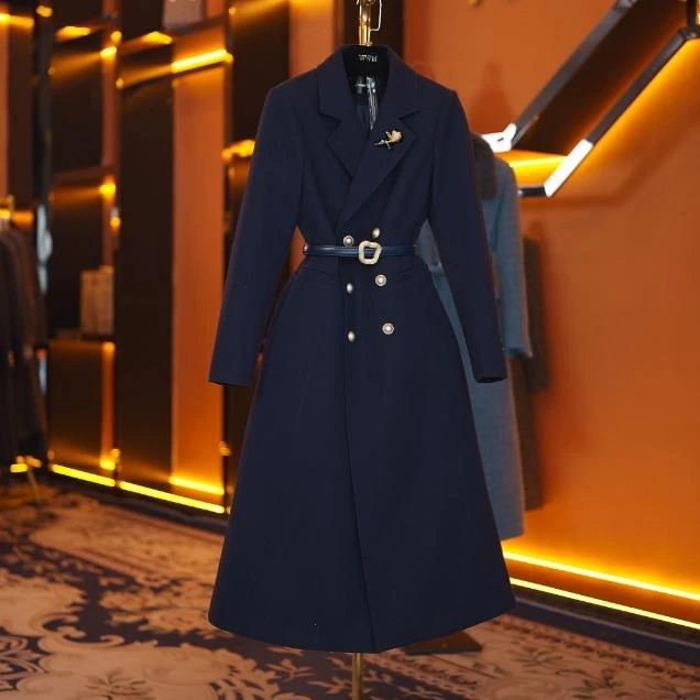 鹅绒服(袖子已加绒)新款英伦气质设显瘦计师款羽绒服DHZZR407617