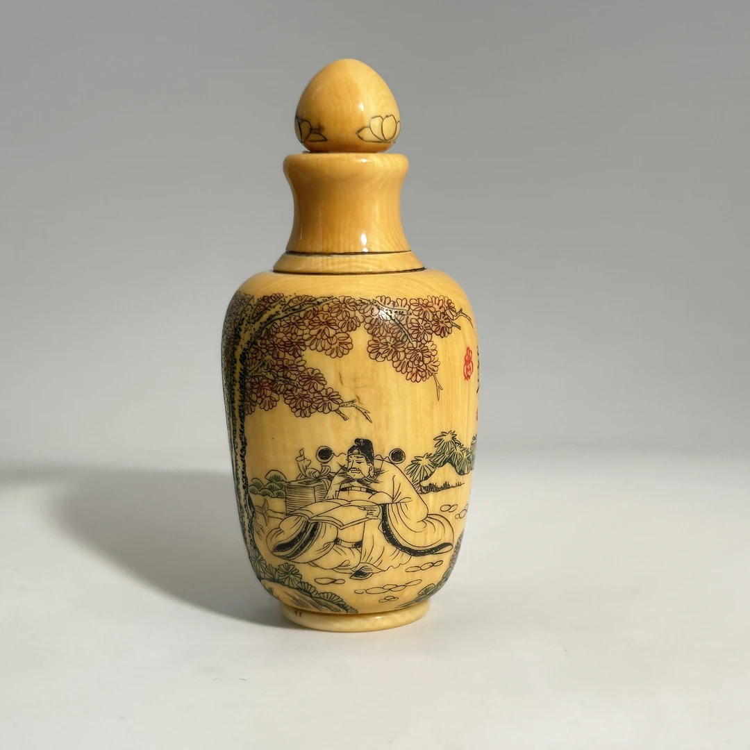 猛犸牙雕港工回流微刻鼻烟壶74*34mm假一罚四W7817