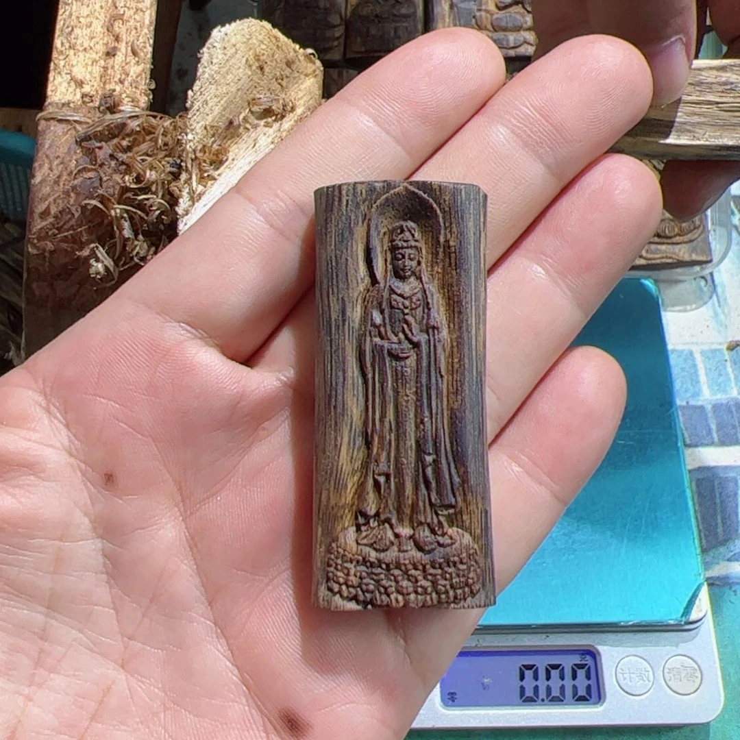 沉香吊坠白棋观音8.4克