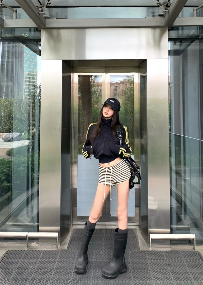 美式复古气质经典撞色两条杠外套女运动时尚上衣休闲条纹短裤套装