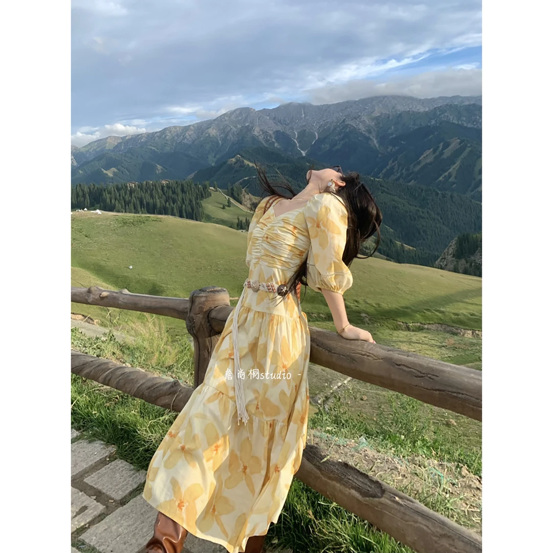 詹詹【阿勒泰】法式印花女款连衣裙分段拼接荷叶边裙摆5867