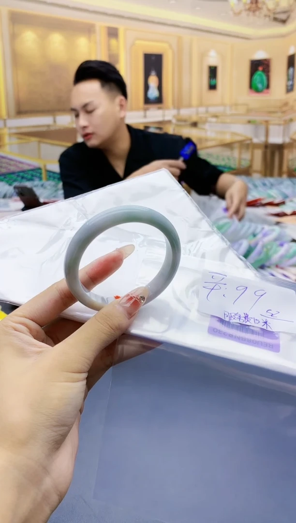 【闪购商品】翡翠手镯未镶嵌0849374926