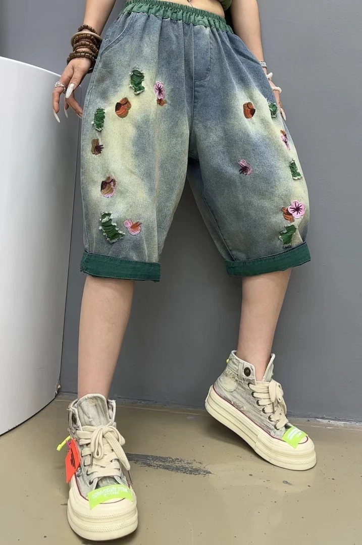 66039彩色刺绣小花六分短裤