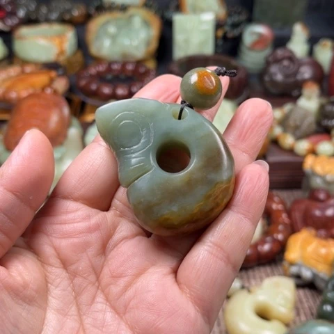 岫岩河磨玉（透闪石质玉）手链未镶嵌