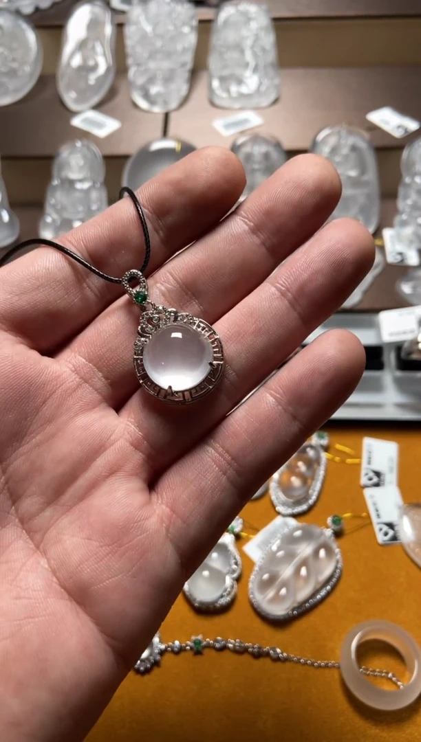【闪购商品】石英质玉吊坠银S925镶嵌000001