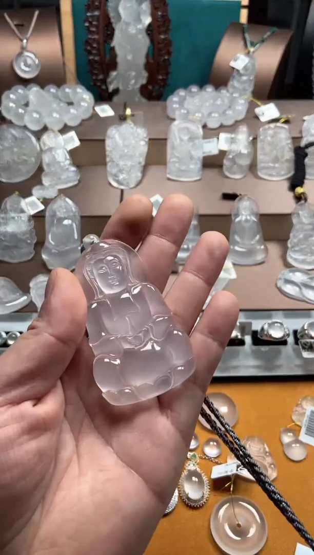 【闪购商品】石英质玉正装观音未镶嵌8888