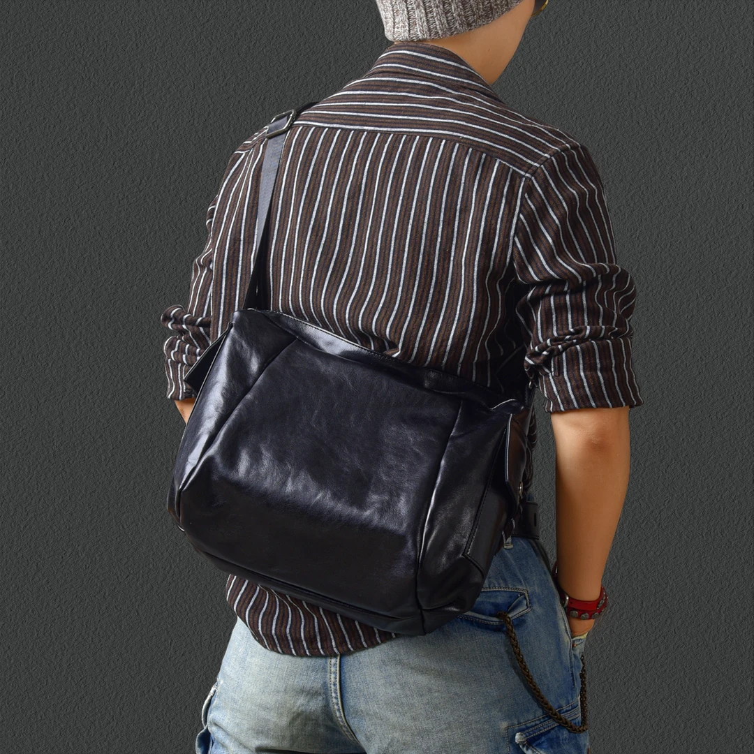 二十四街 新款男士通勤潮真皮包包大容量软植鞣牛皮休闲斜挎背包