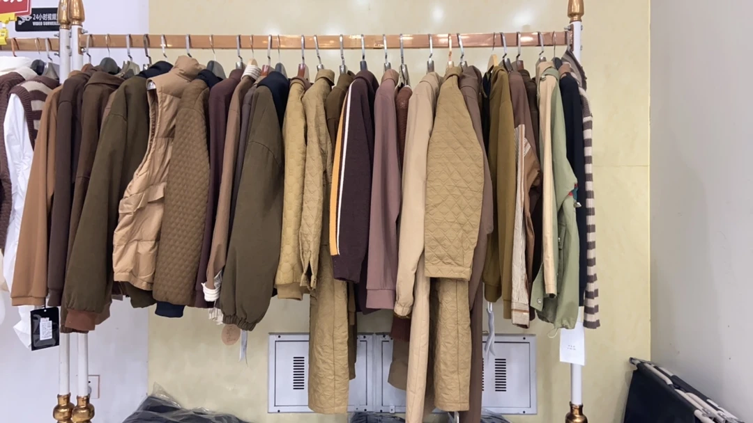 实体店清货，清样衣