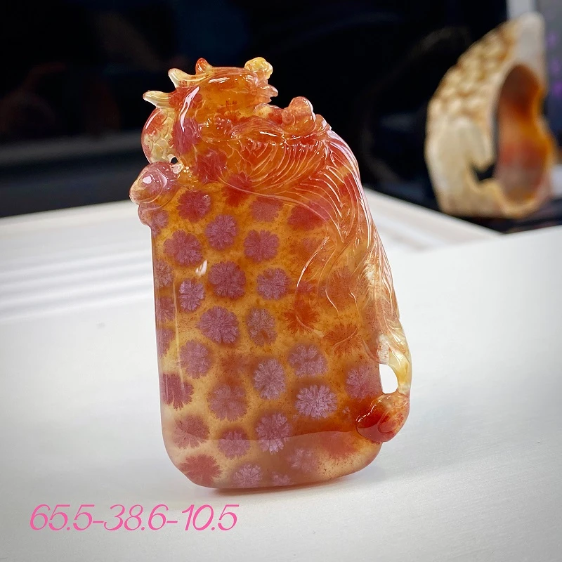 齐极珊瑚玉菊花纹满花精雕吊坠
