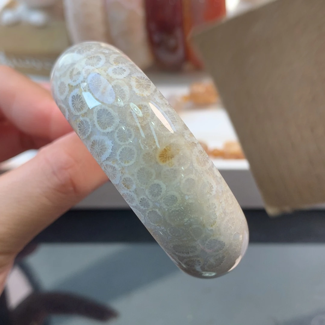 硅化珊瑚(珊瑚玉)手镯未镶嵌53.4