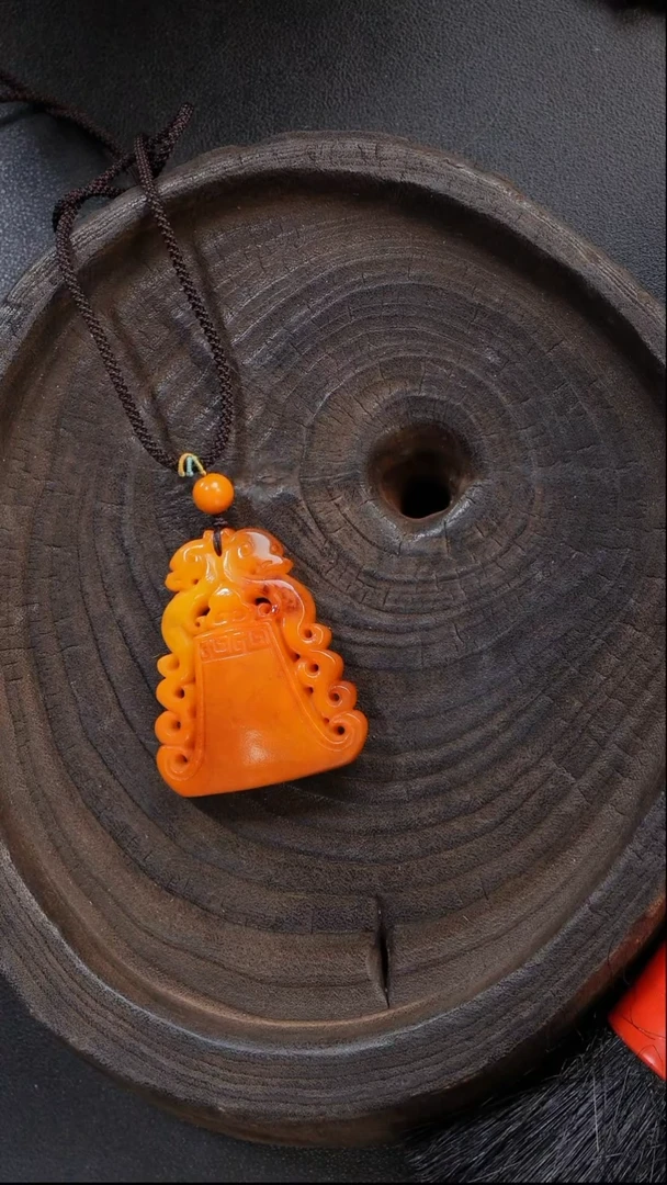 【闪购商品】琥珀裸石未镶嵌雕刻件（单品）