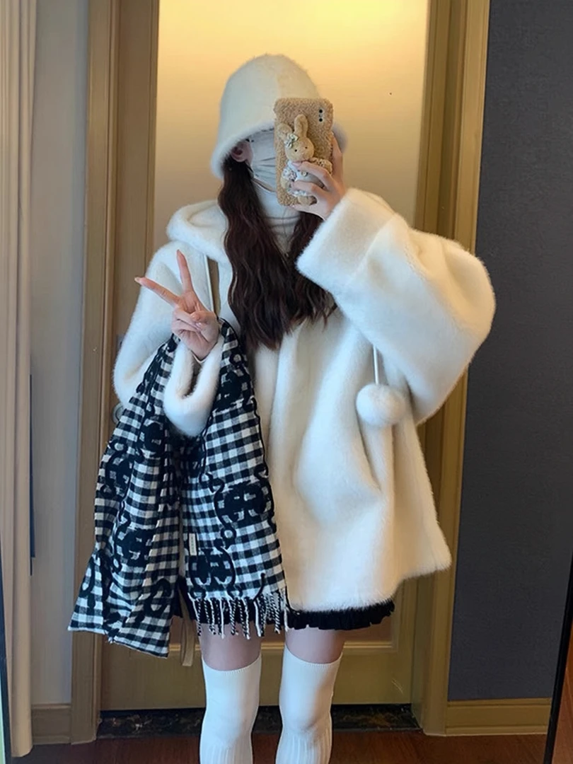 【小巫女】促销同款毛球连帽加厚皮毛一体仿水貂毛绒可爱毛毛外套