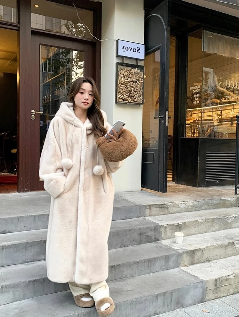 最新款可爱小巫女连帽加厚毛球长款防水貂毛绒皮毛一体毛茸茸外套
