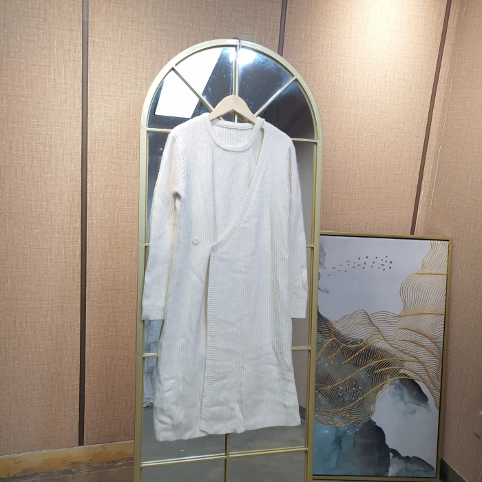 AC852孕妇杏色毛衣裙100-140