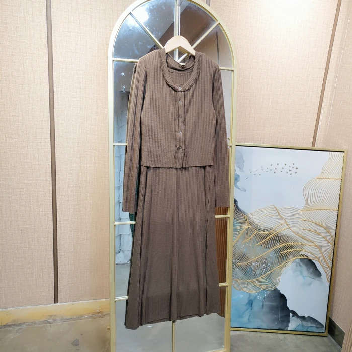 AD972孕妇棕色针织裙两件套90-135