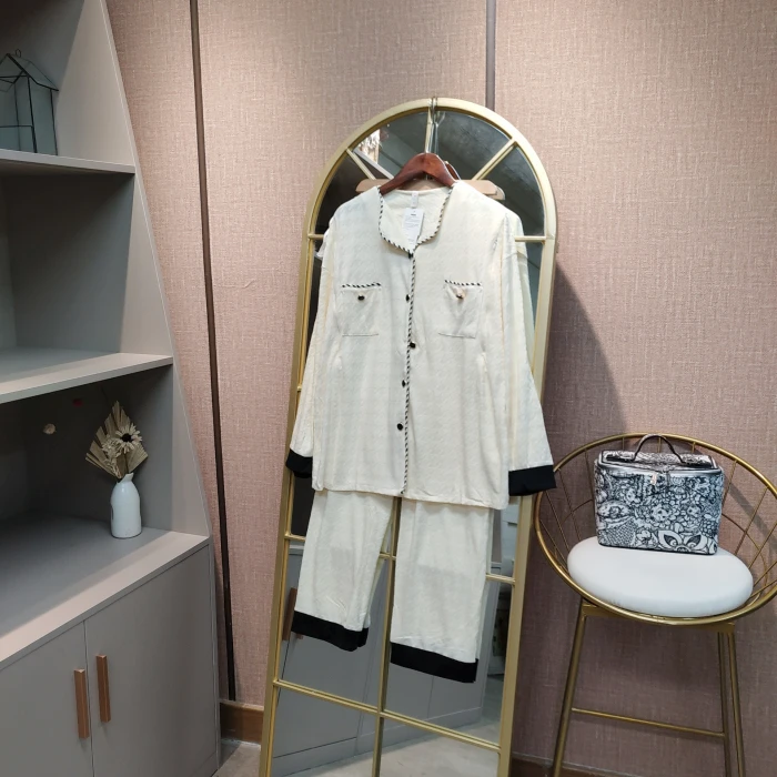 ET123孕妇杏色月子服套装M90-120L130