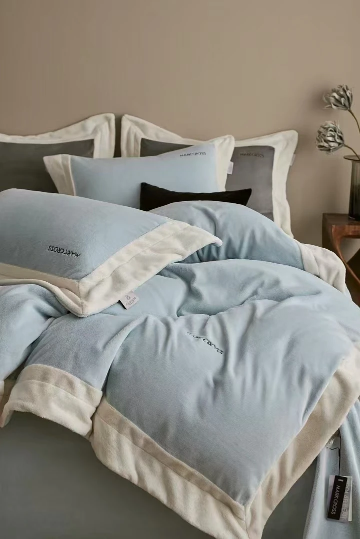 MC  玛洛驰 北极熊仿生绒极简巴恩风熊极绒款四件套 月光宝盒