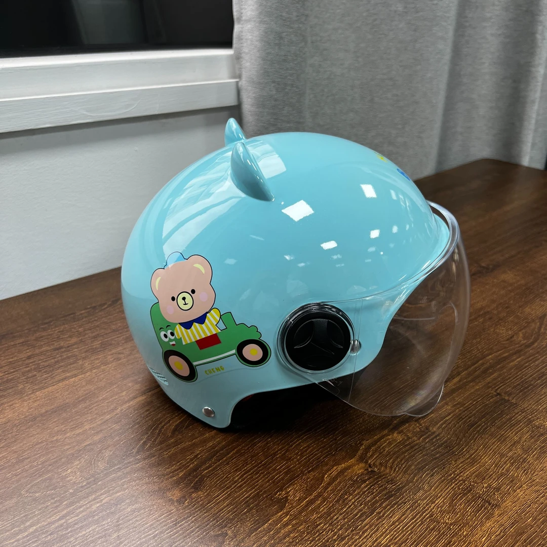 新国标B类夏季儿童卡通小熊夏天小孩学生轻便透气乘坐安全头盔