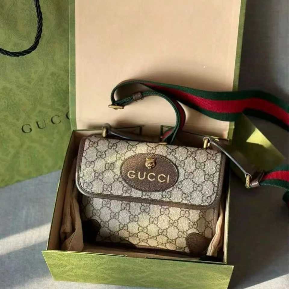 95新 GUCCI/古驰 老花双面虎头包