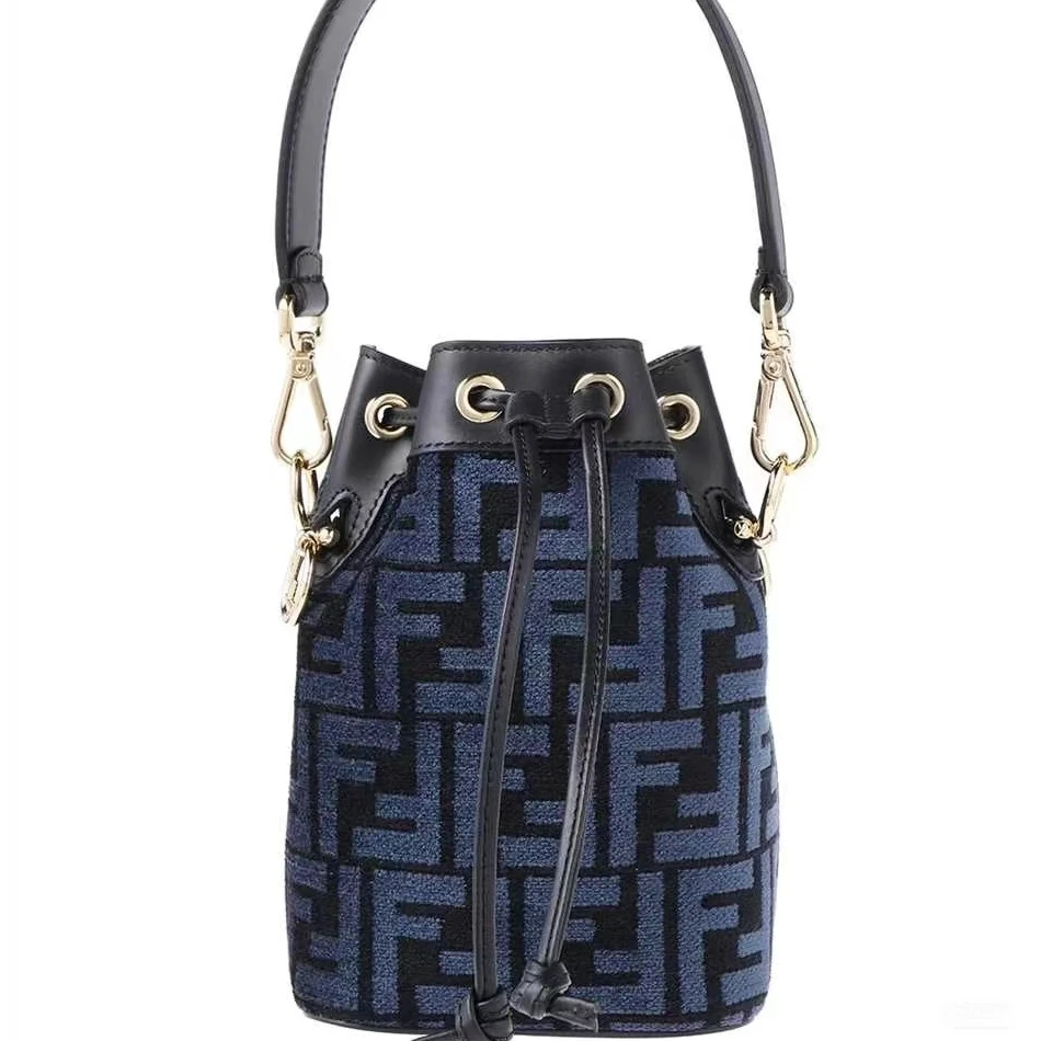 95新 FENDI/芬迪 丝绒蓝老花水桶包/330289