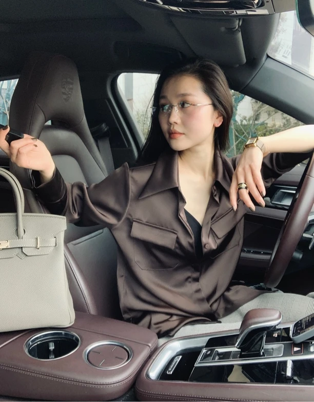 MISS BAO 双口袋隐形扣衬衫