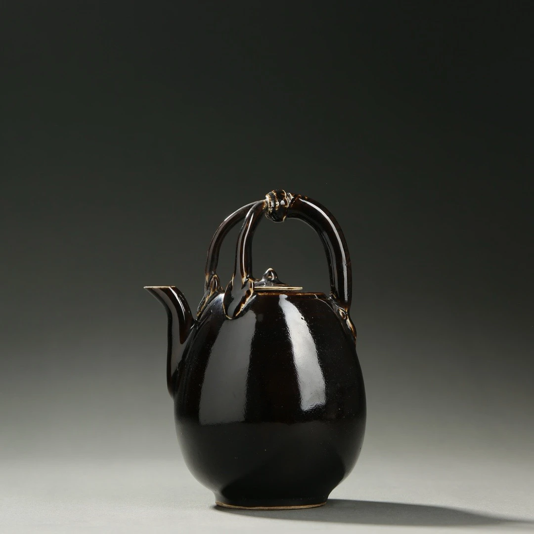 定窑 乌金釉执壶 100 200 长11cm  宽9.7cm  高16cm