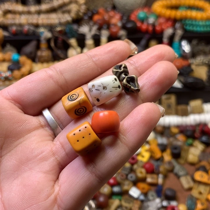 泥塑H**?娘啦擦擦骰子