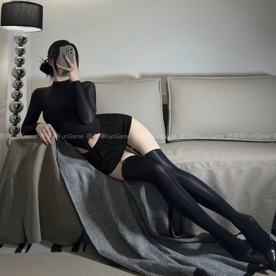 夜夜神FunGame解构式连体衣性感丝滑油亮裸感紧身衣女长筒马油袜