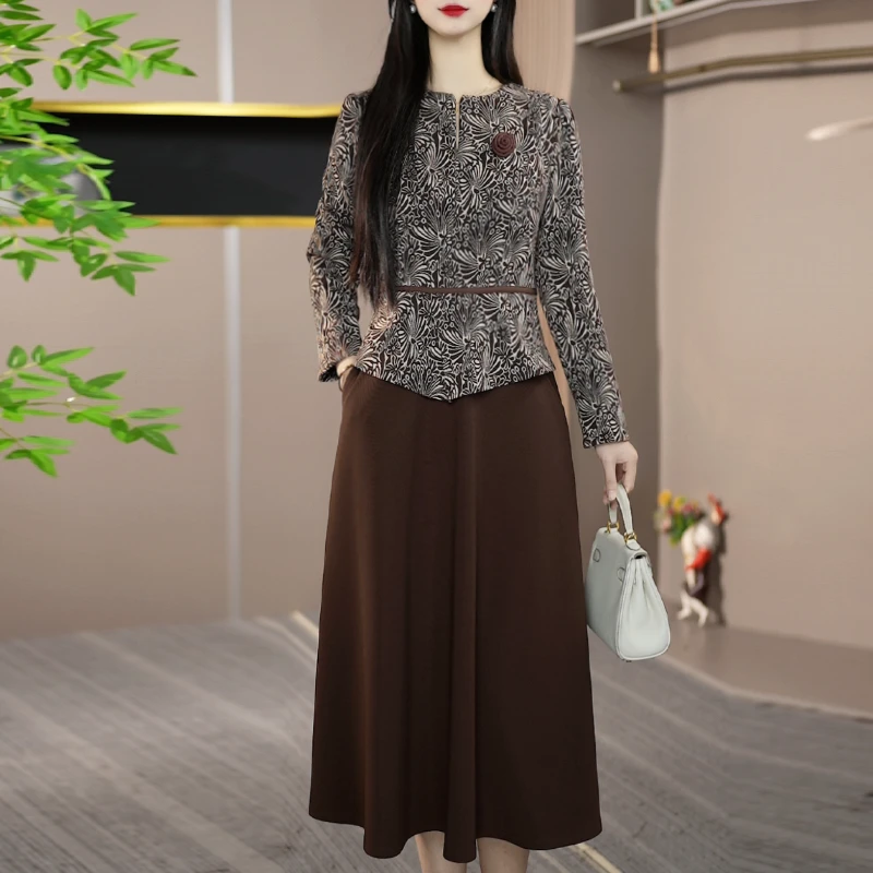 复古巧克力棕轻奢连衣裙加厚气质优雅假两件显瘦裙子冬季新款