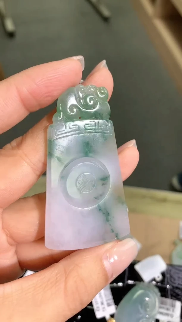 【闪购商品】翡翠仿古雕刻牌未镶嵌吊坠