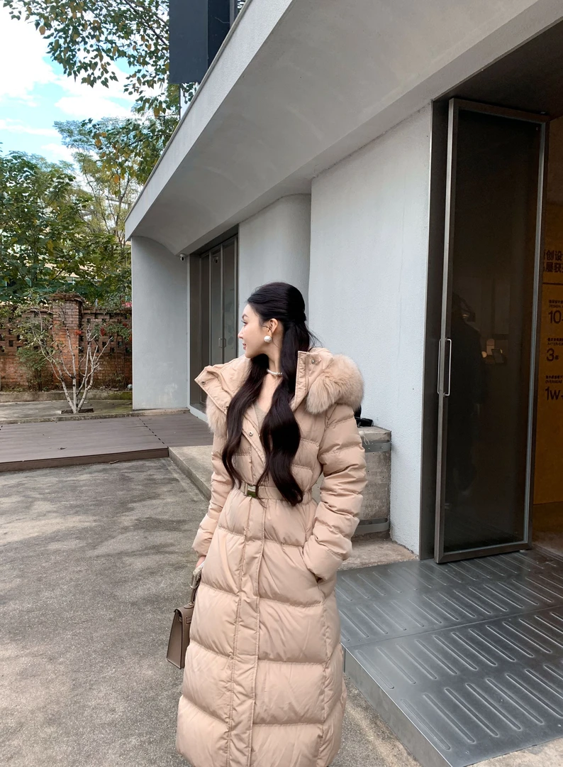 xinxin 大毛领连帽羽绒服女冬季加厚保暖收腰显瘦气质大外套00012