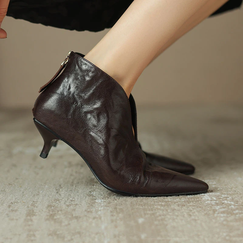 新款韩版尖头细跟头层羊皮短靴女通勤拼接后拉链中跟大码时装靴女