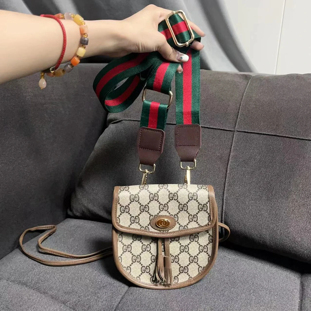 95新 GUCCI/古驰 兔兔奢淼淼/古驰斜挎包/240427092