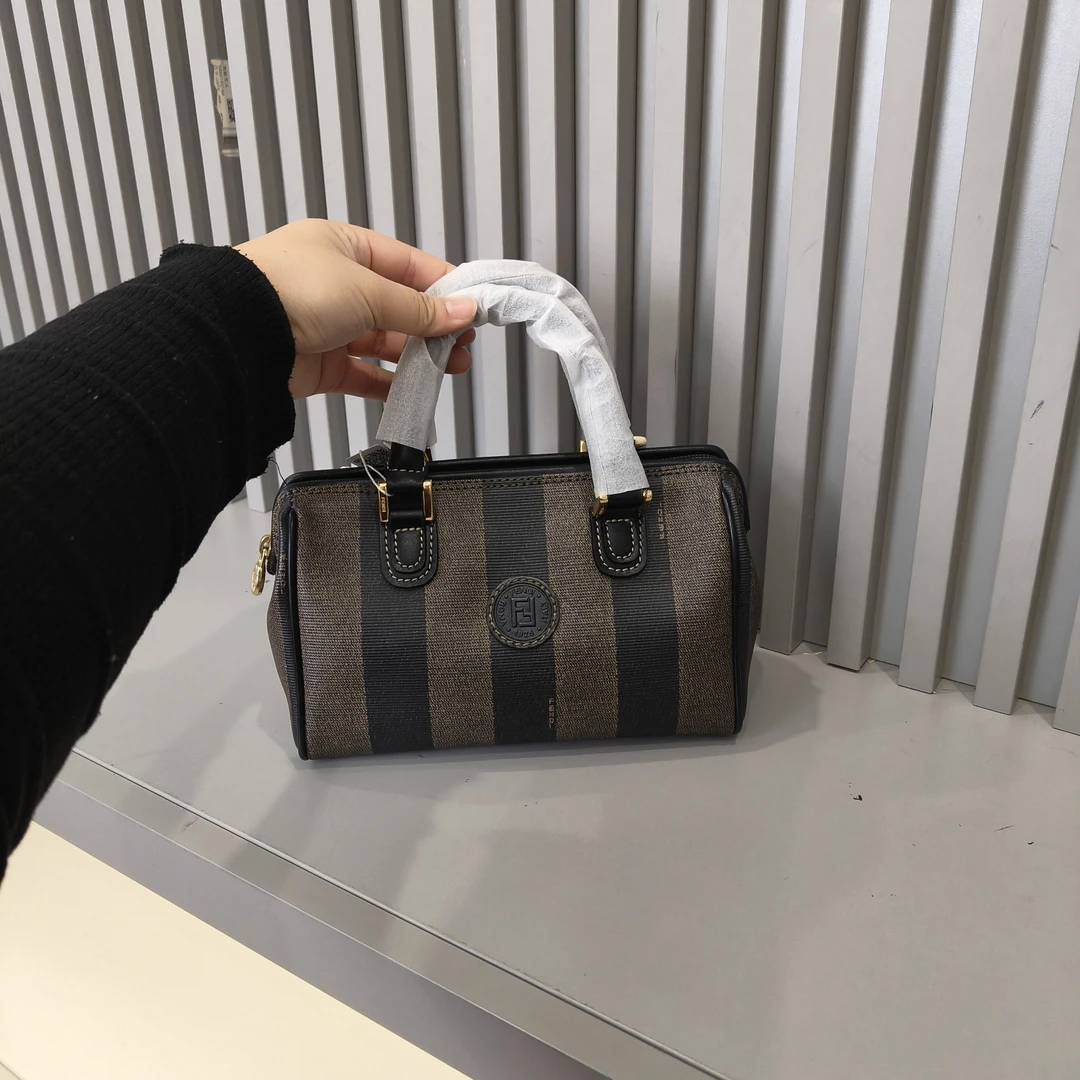 95新 FENDI/芬迪 小琪/芬迪胡桃木小波士顿/240218106